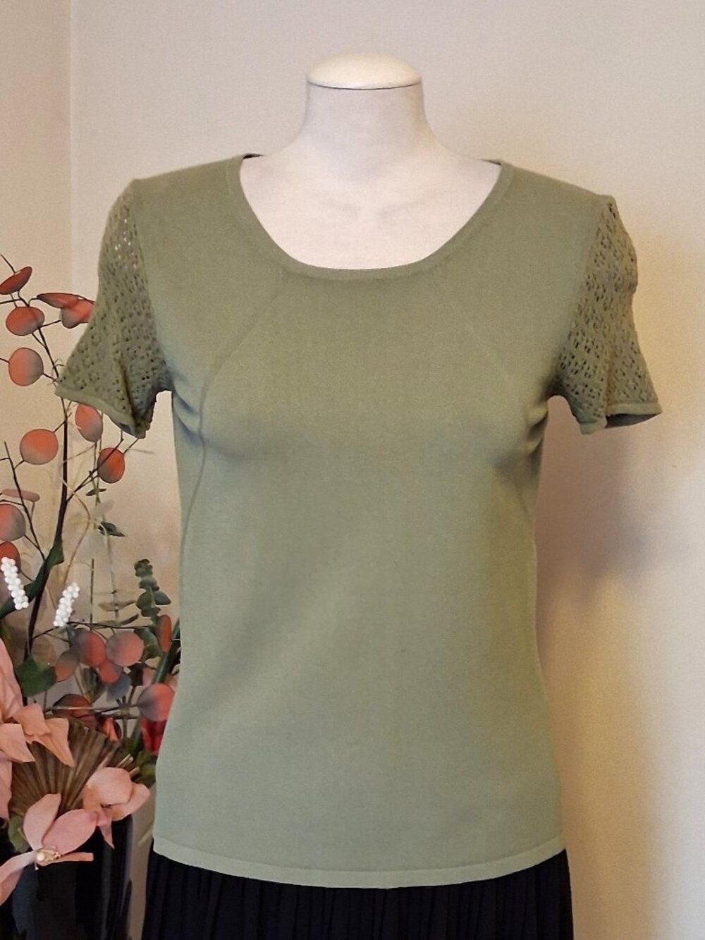 NWT Olive Green Short Cochet Sleeve Scoop Neck Tunic Undershirt Stretch Top 10